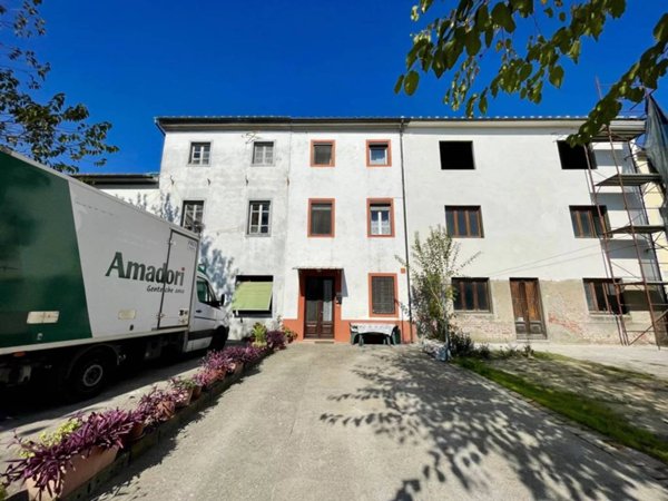 casa indipendente in vendita a Porcari in zona Padule