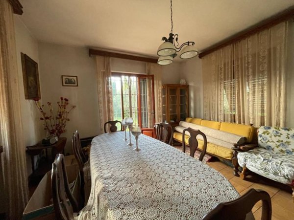 casa indipendente in vendita a Porcari in zona Padule