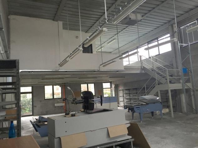 locale commerciale in vendita a Porcari in zona Rughi