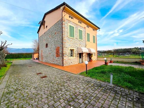 casa indipendente in vendita a Porcari in zona Rughi