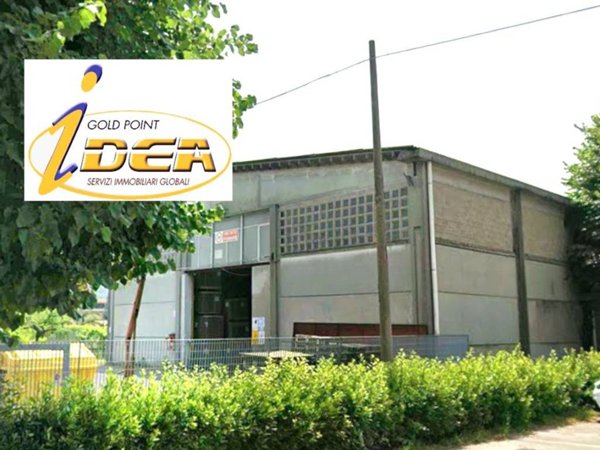 locale commerciale in vendita a Porcari