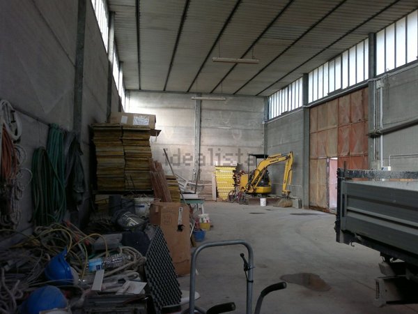 locale di sgombero in vendita a Porcari