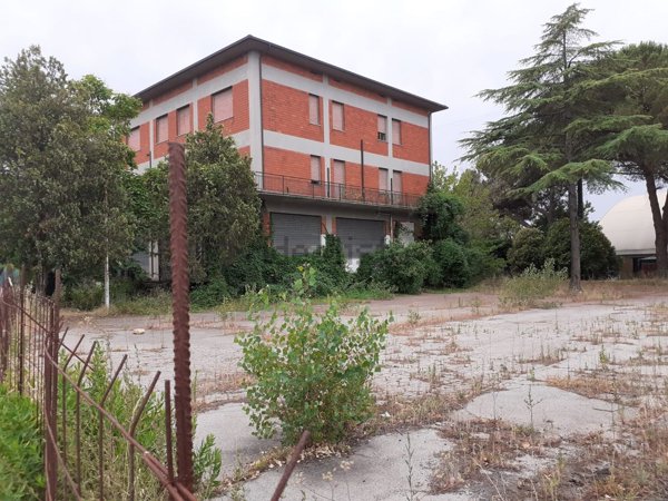 negozio in vendita a Porcari