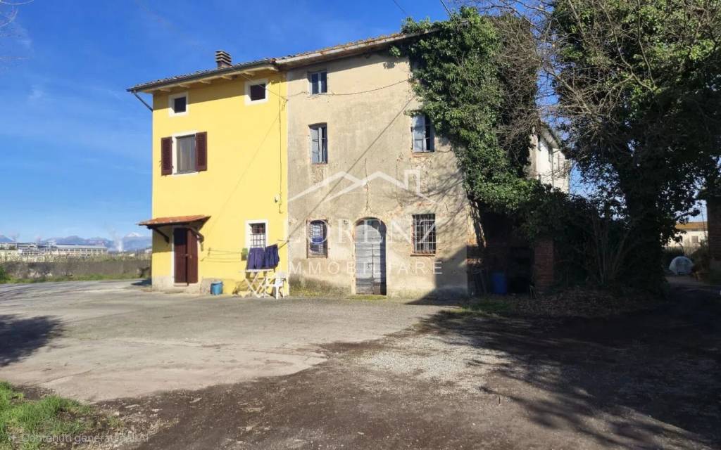 casa indipendente in vendita a Porcari in zona Padule