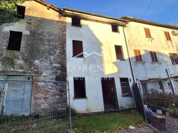 casa indipendente in vendita a Porcari in zona Padule