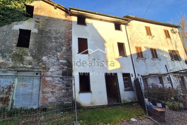 quadrivano in vendita a Porcari in zona Padule