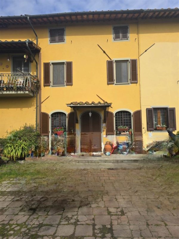 casa indipendente in vendita a Porcari in zona Padule