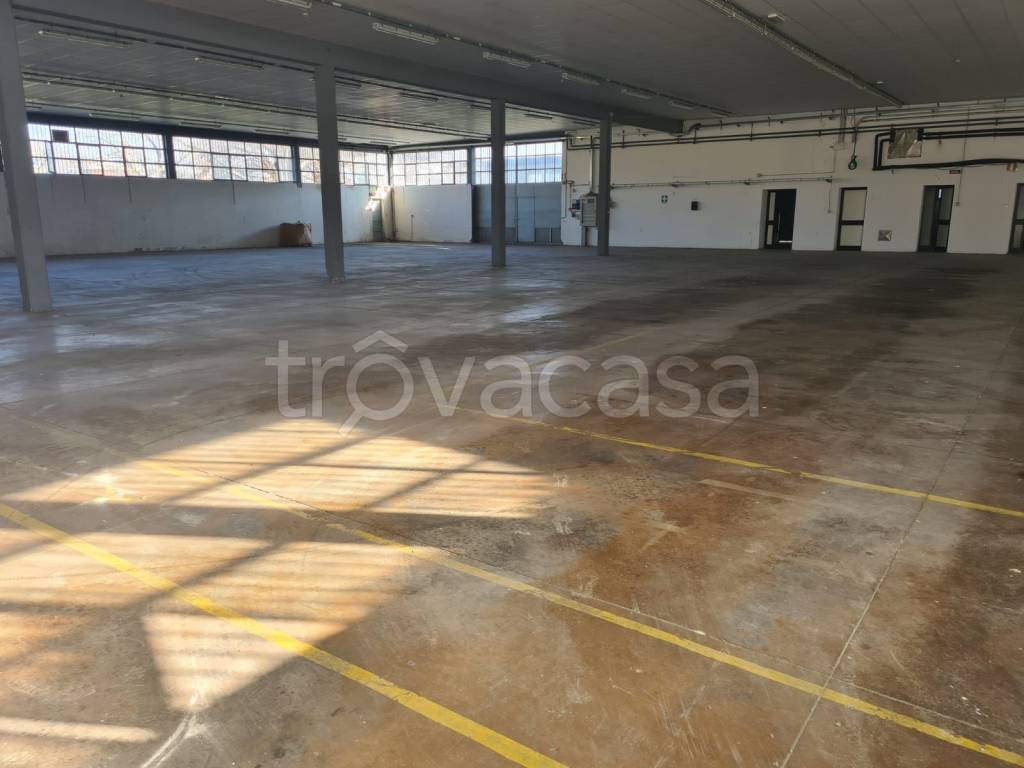 locale commerciale in vendita a Porcari