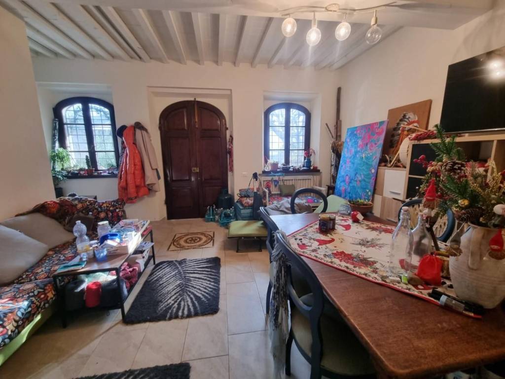 casa indipendente in vendita a Porcari in zona Padule