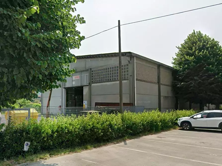 capannone in vendita a Porcari in zona Rughi