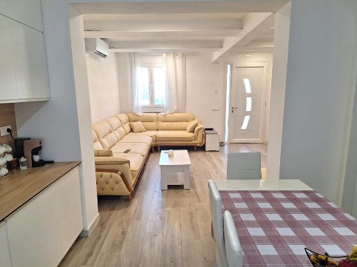 casa indipendente in vendita a Porcari in zona Padule