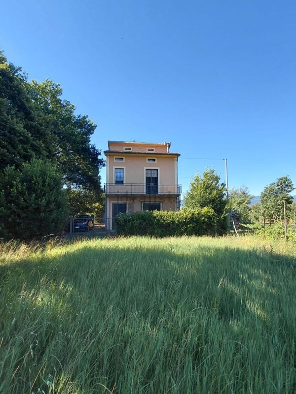casa indipendente in vendita a Porcari in zona Padule