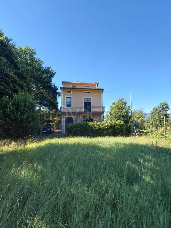 casa indipendente in vendita a Porcari in zona Padule