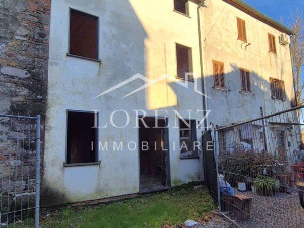 casa indipendente in vendita a Porcari in zona Padule