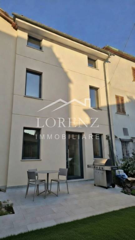 casa indipendente in vendita a Porcari in zona Padule
