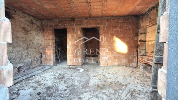 casa indipendente in vendita a Porcari in zona Padule