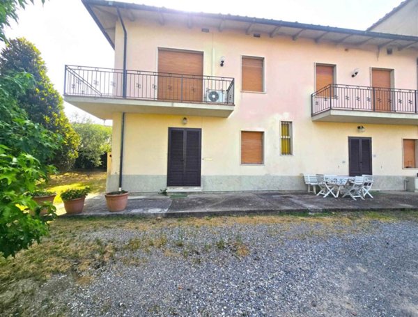 casa indipendente in vendita a Porcari in zona Padule