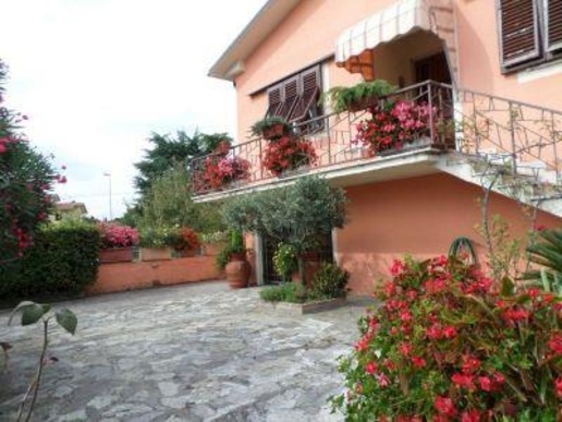 casa indipendente in vendita a Porcari in zona Rughi