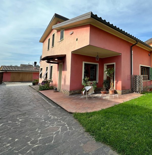 casa indipendente in vendita a Porcari in zona Rughi