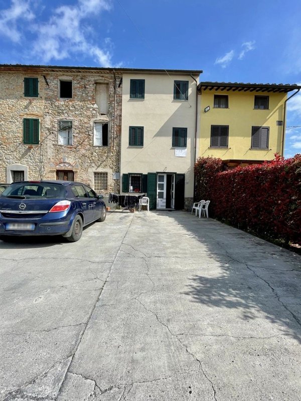 casa indipendente in vendita a Porcari in zona Padule