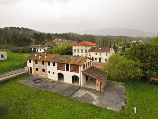 casa indipendente in vendita a Porcari in zona Rughi