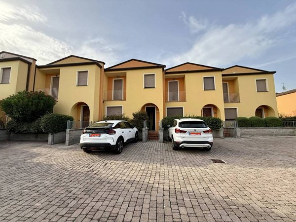 casa indipendente in vendita a Porcari in zona Rughi
