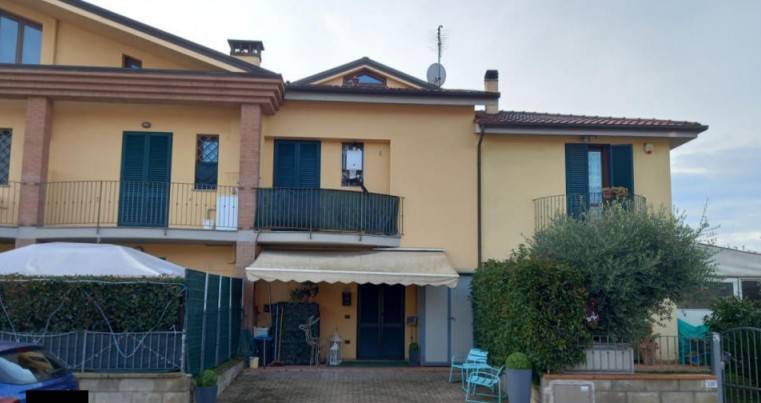 casa indipendente in vendita a Porcari in zona Padule