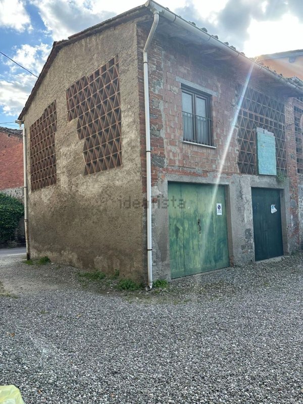 casale in vendita a Porcari in zona Rughi
