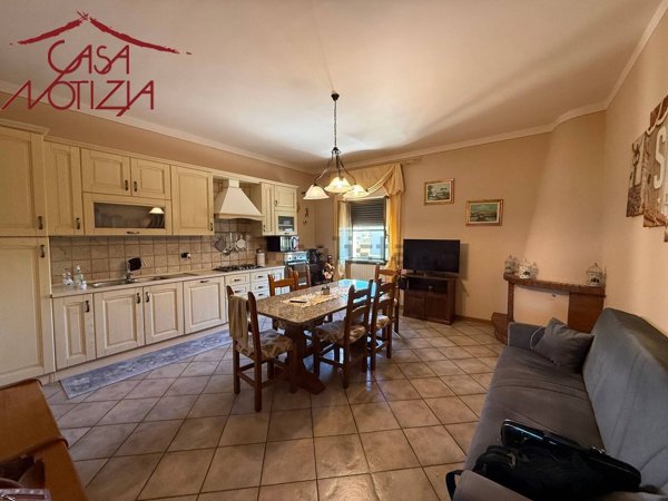 casa indipendente in vendita a Porcari in zona Padule