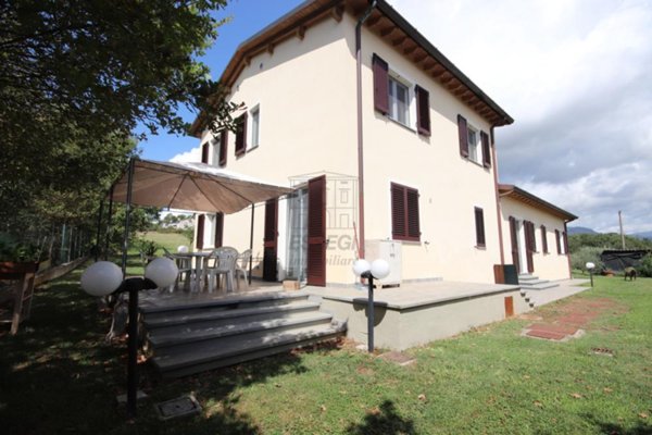 intera palazzina in vendita a Porcari