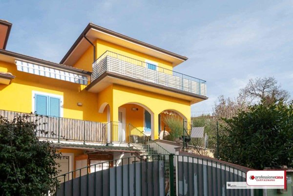 casa indipendente in vendita a San Romano in Garfagnana in zona Villetta