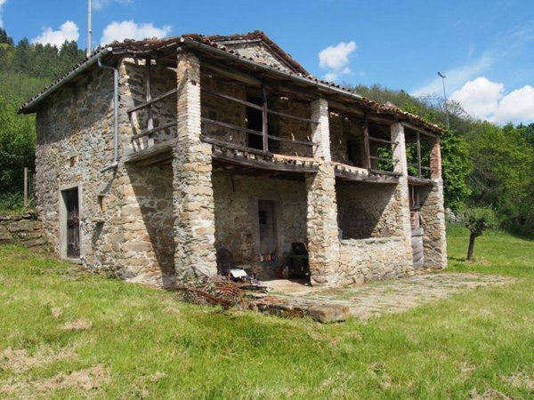 casa indipendente in vendita a San Romano in Garfagnana in zona Sillicagnana