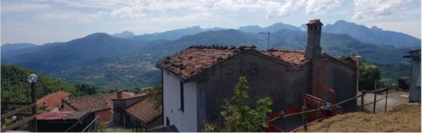 casa indipendente in vendita a San Romano in Garfagnana in zona Vibbiana