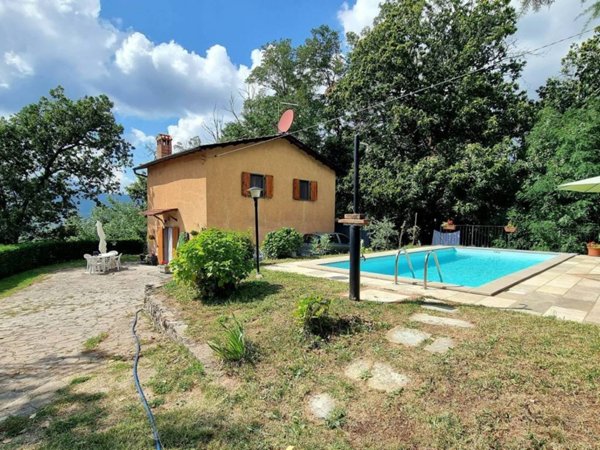 casa indipendente in vendita a San Romano in Garfagnana