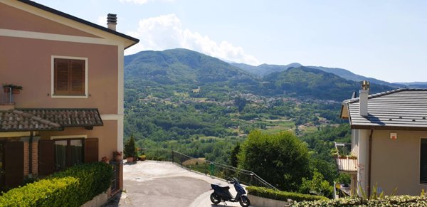 casa semindipendente in vendita a San Romano in Garfagnana