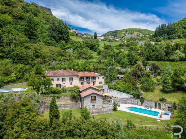 casa indipendente in vendita a San Romano in Garfagnana in zona Verrucole