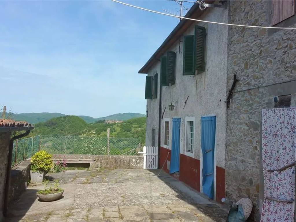 casa indipendente in vendita a San Romano in Garfagnana