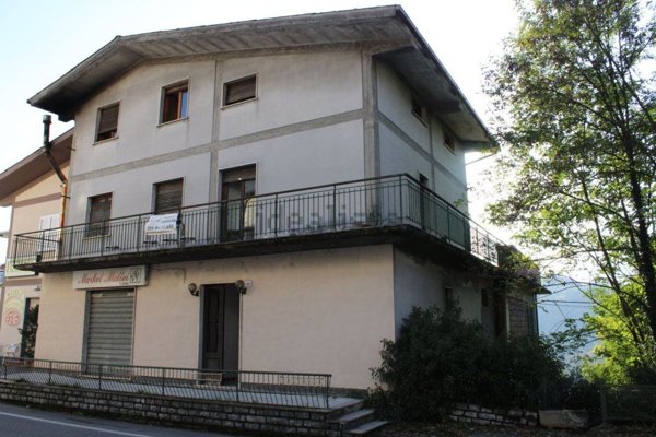 casa indipendente in vendita a San Romano in Garfagnana in zona Villetta