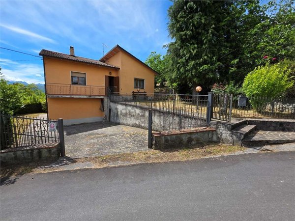 casa indipendente in vendita a San Romano in Garfagnana