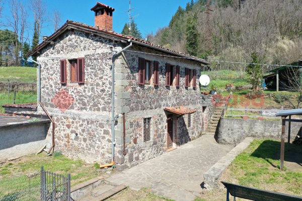 casa indipendente in vendita a San Romano in Garfagnana