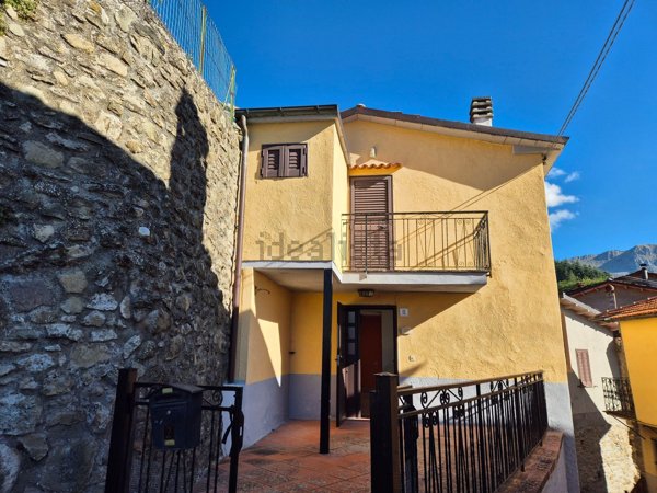 casa indipendente in vendita a San Romano in Garfagnana in zona Vibbiana