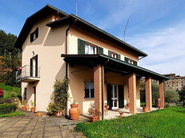 casa indipendente in vendita a San Romano in Garfagnana in zona Verrucole