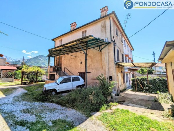 appartamento in vendita a Seravezza in zona Pozzi