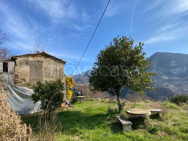 casa indipendente in vendita a Seravezza in zona Giustagnana