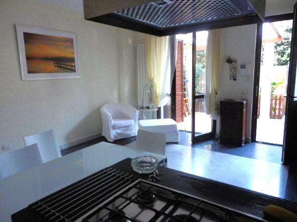 casa indipendente in vendita a Seravezza in zona Querceta