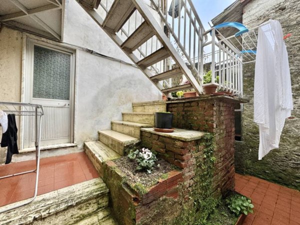casa indipendente in vendita a Seravezza