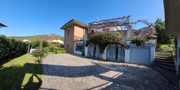 casa indipendente in vendita a Seravezza in zona Ripa