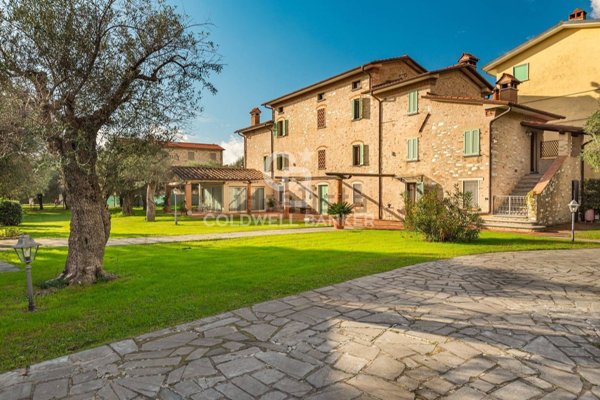casa indipendente in vendita a Seravezza