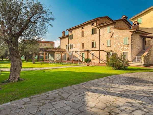 casa indipendente in vendita a Seravezza