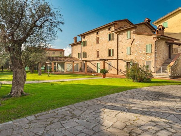 casa indipendente in vendita a Seravezza in zona Pozzi